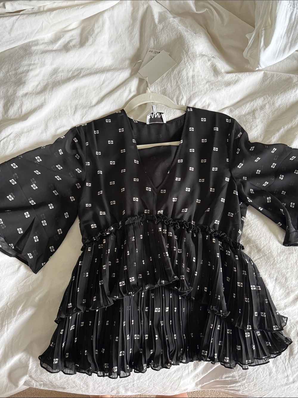 GANNI | V-neck Top | size 38 | New with Tags